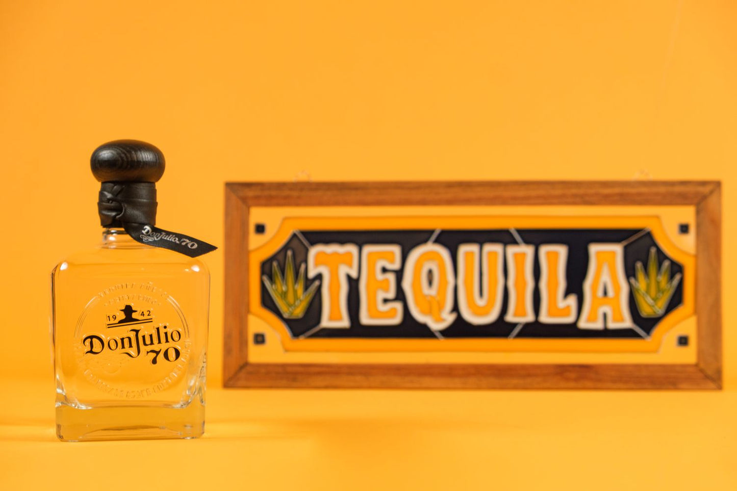 Kombi Paket 1 Flasche Tequila Don Julio Anejo Cristalino 70 + 1 Glasschild